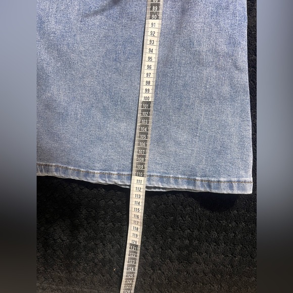 Shein Floral Embroidered Flared light blue Jeans size L 80%Cotton 15% polyester - Picture 7 of 10